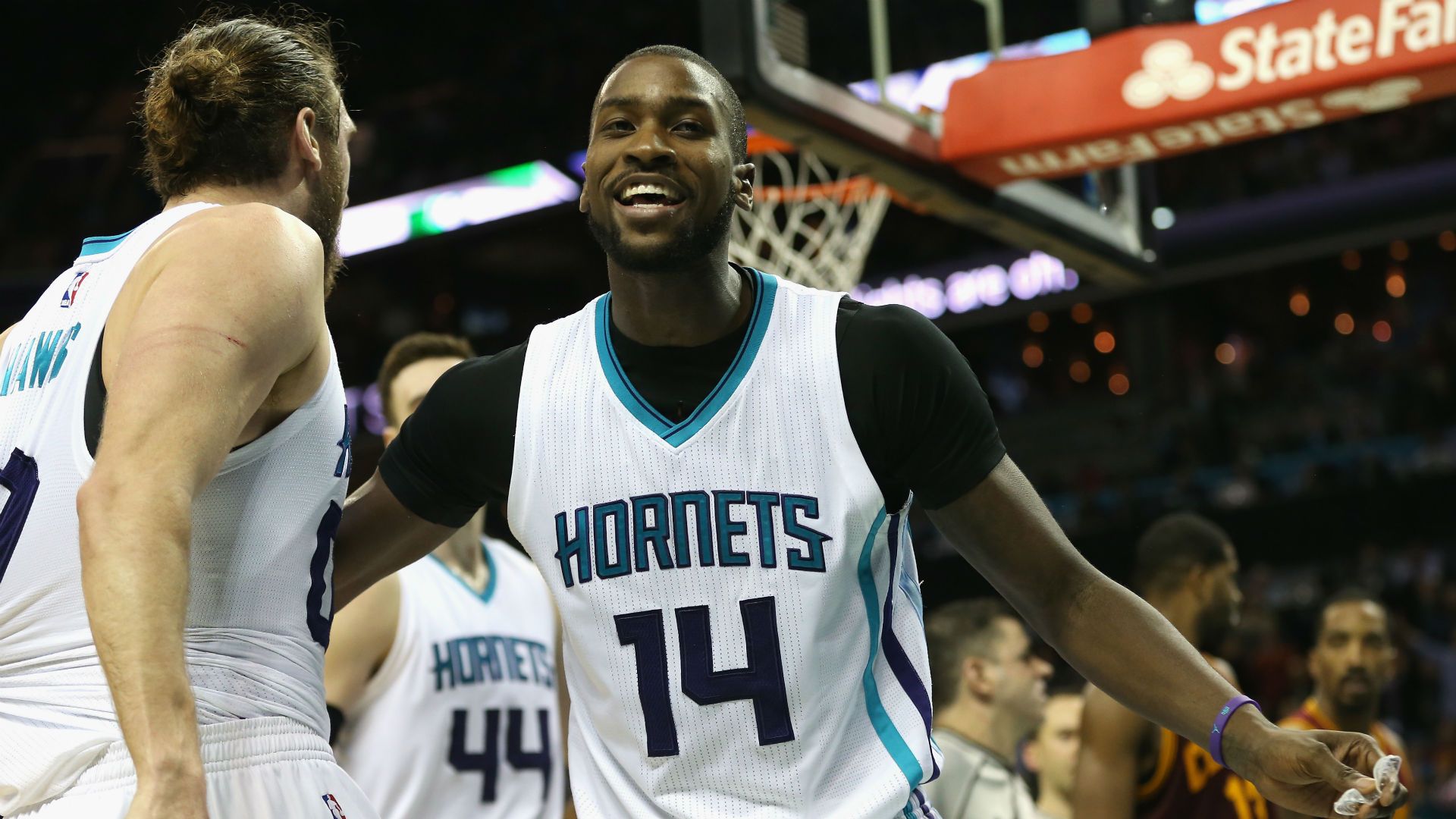 包含意大利杯关键时刻再迎强敌，夏洛特黄蜂调整名单，主帅态度——气氛紧张，阵容厚度经受考验的词条