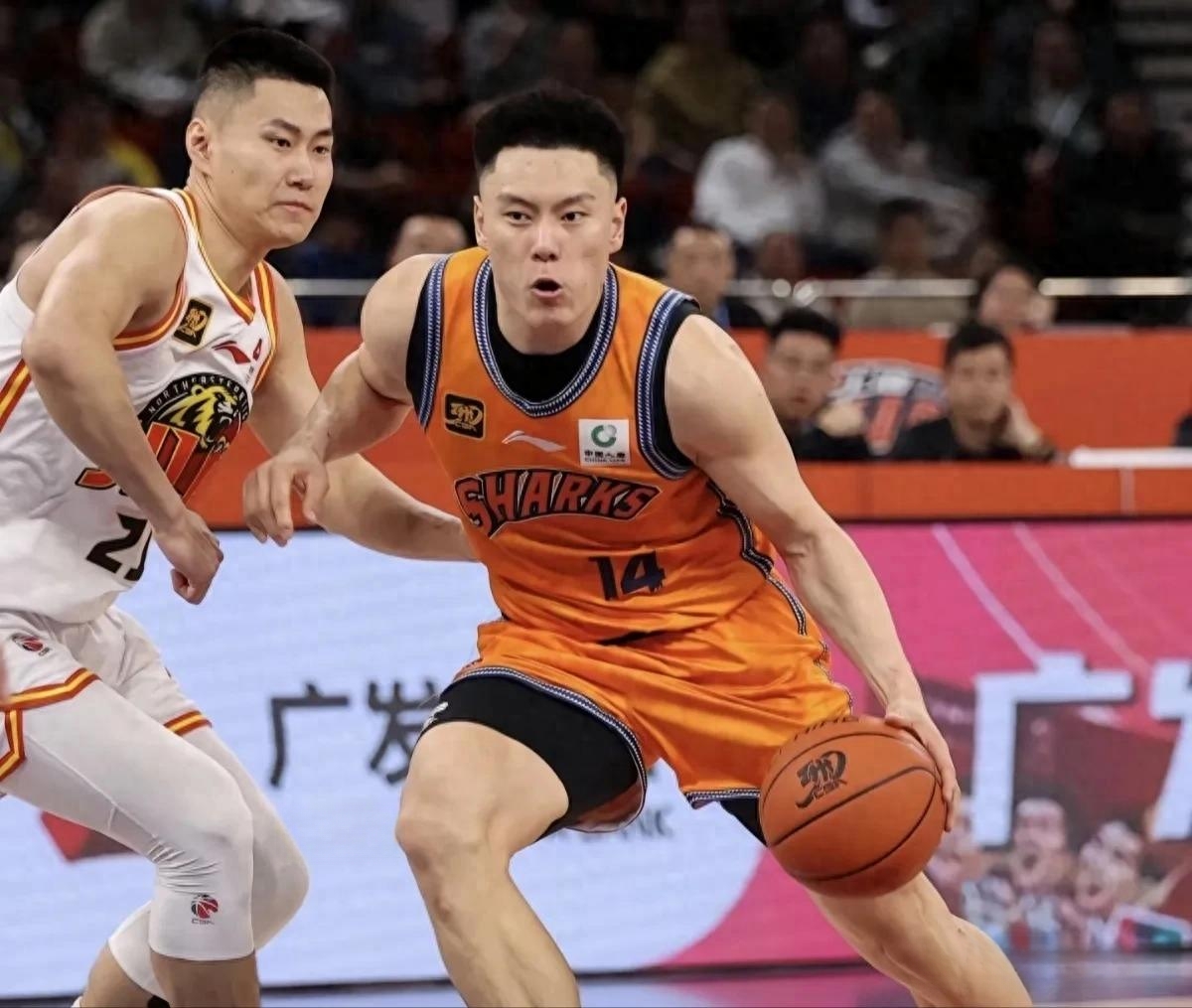 辽宁本钢训练开放日,清晨状态回暖引欢呼,德国杯在即,纪律约束更严格 辽宁本钢训练开放日,清晨状态回暖引欢呼,德国杯在即,纪律约束更严格