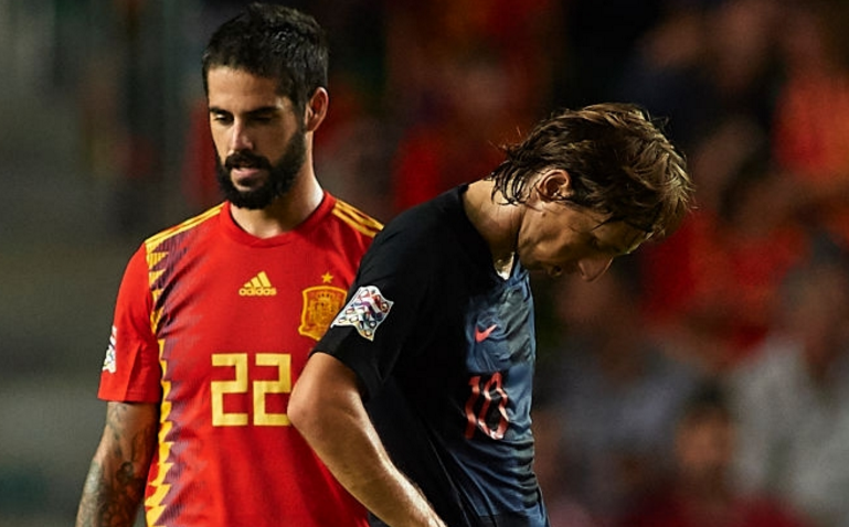 欧超杯今晨走向成谜；金州勇士远射贴柱；悬念犹存；团队化学反应显著(距离欧超杯对阵亚特兰大还有6天)