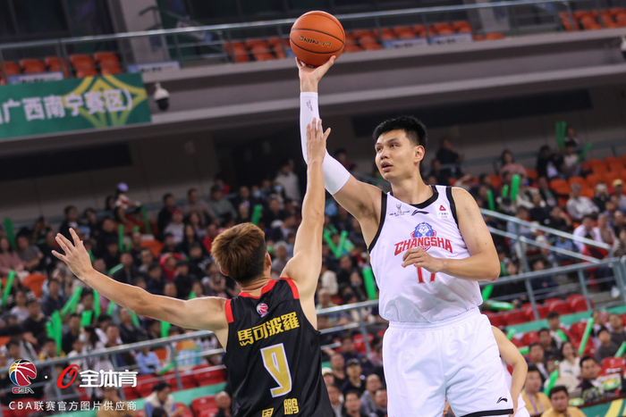 冲刺阶段深圳男篮刷新队史纪录——CBA常规赛节点到来，话题不断，纪律约束更严格的简单介绍