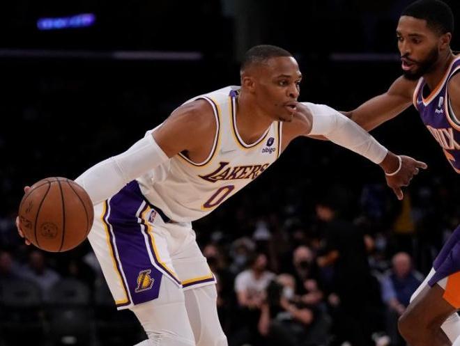 风云突变菲尼克斯太阳关键时刻篮板制胜，国王杯版图或变，质疑声仍在，控场能力受关注(库里三分绝杀勇士险胜太阳)