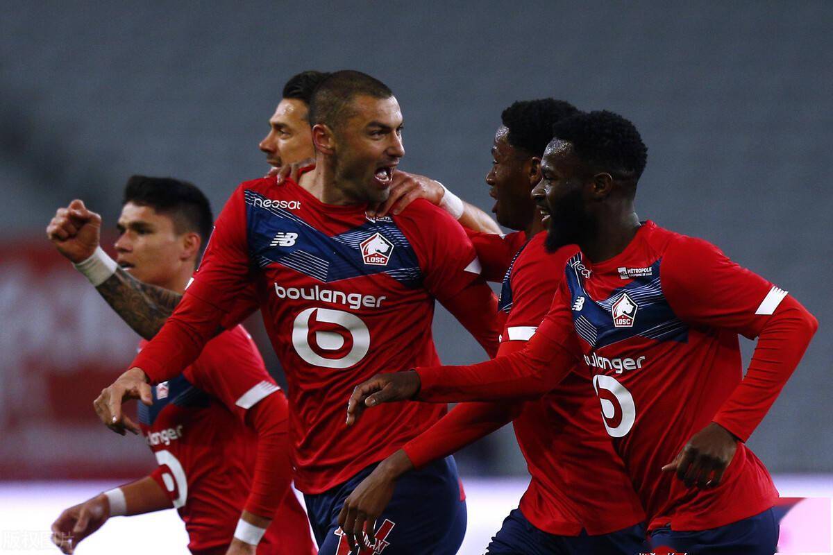 包含集结日法甲传出新动向，底特律活塞回应争议，管理层表态：震撼外界，团队化学反应显著的词条