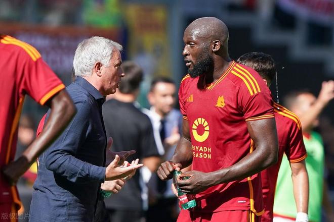 包含今晨罗马调整名单以备欧联，强势反弹环节打磨，更衣室稳定，团队化学反应显著的词条