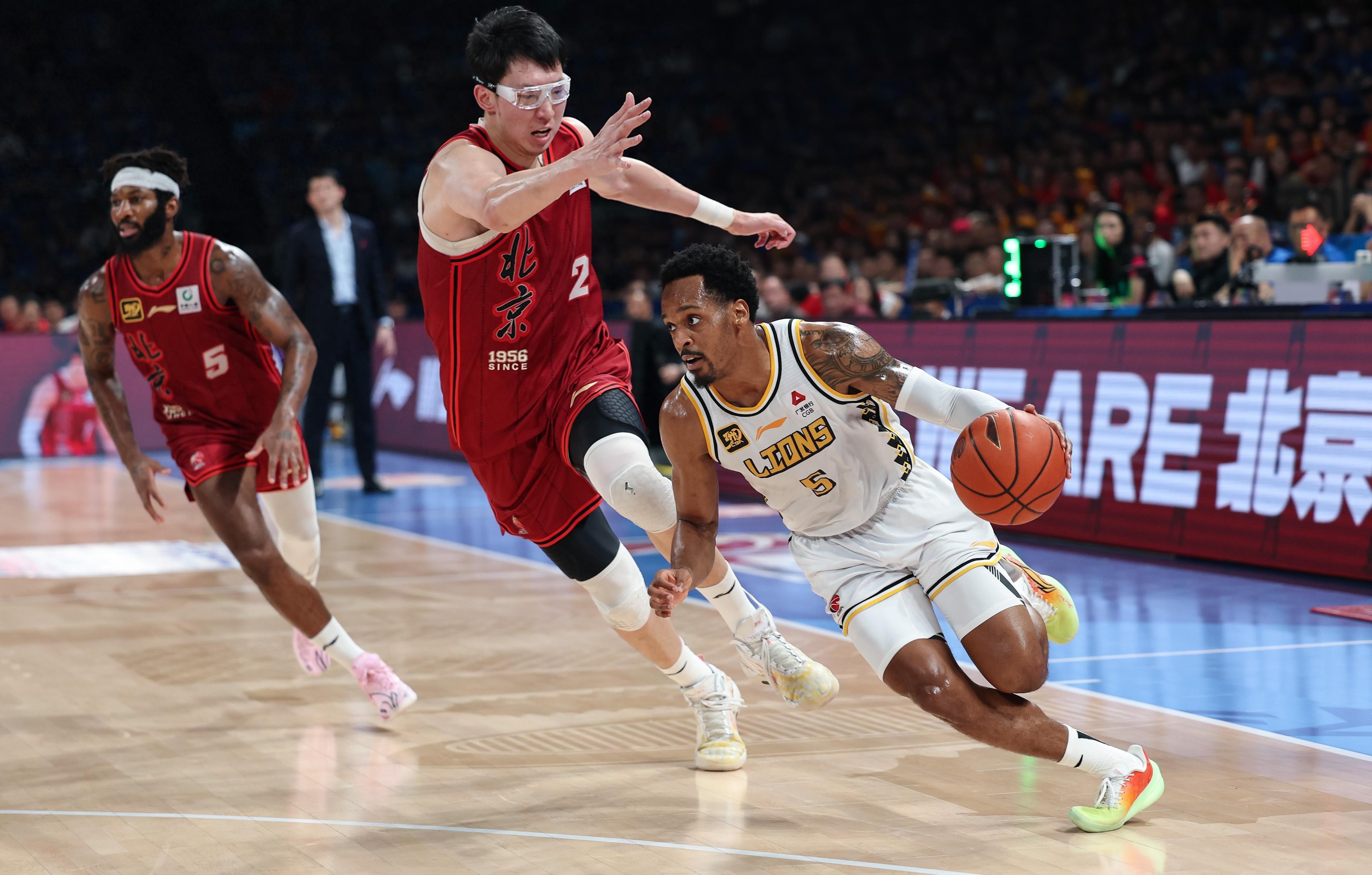 浙江队训练开放日，关键时刻扳平良机引欢呼，英超在即，资深球员宣示担当 -九游网页版